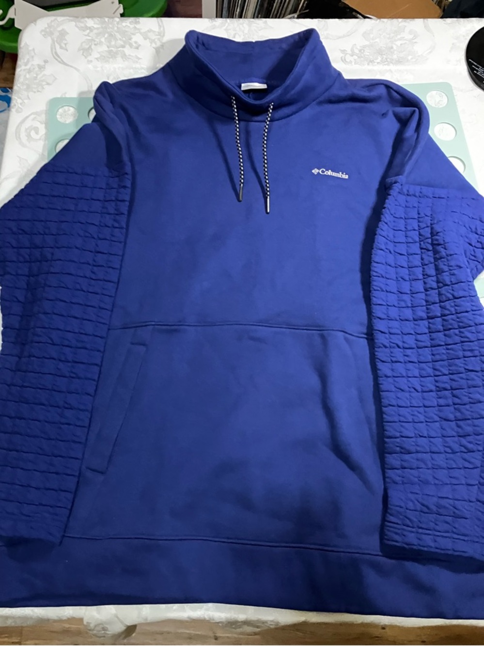 Columbia women’s Royal Blue Quilted Sleeve Pullover